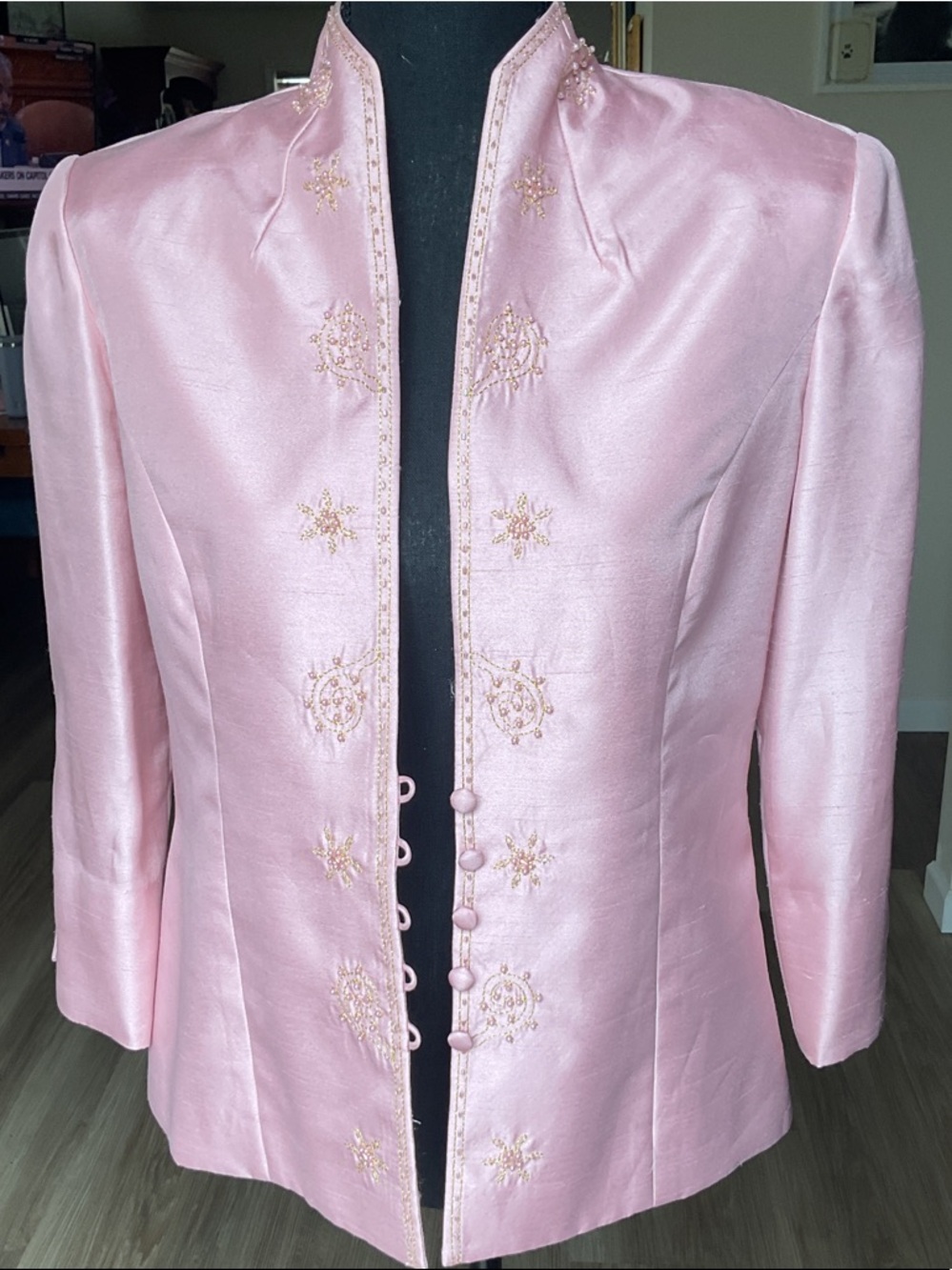 Jessica Howard Light Pink Embroidered Satin Stand-Collar Jacket